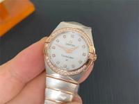 欧米茄手表表壳割手问题全解析：轻松应对，守护您的爱表