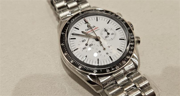 欧米茄腕表发条拧反了处理办法集锦(图) 欧米茄腕表发条拧反了处理办法集锦(图)