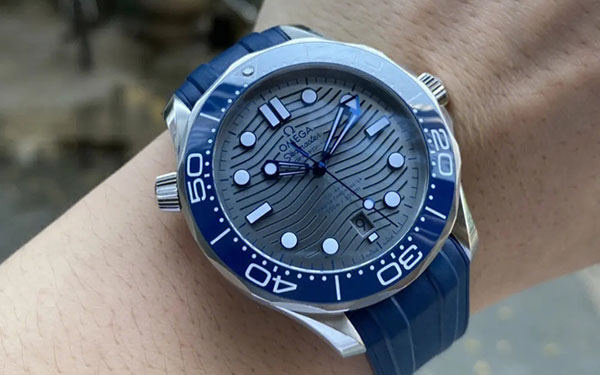 欧米茄手表表壳割手原因是啥(图) 欧米茄手表表壳割手原因是啥(图)